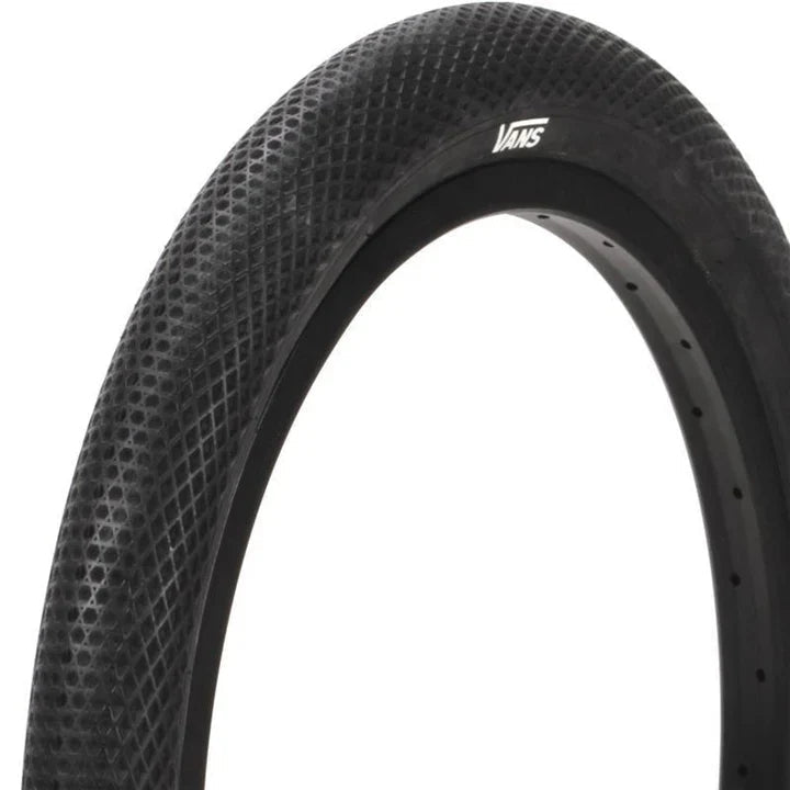 CULT VANS WAFFLE TIRE 26 inch with classic waffle tread pattern, grippy all-terrain design, high-pressure sidewalls, and lightweight 890g construction.