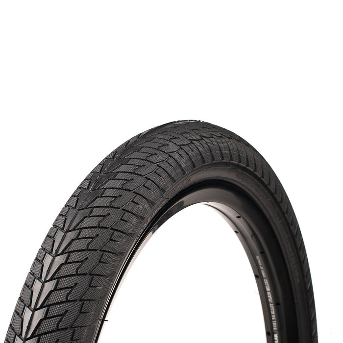 éclat Escape Tire