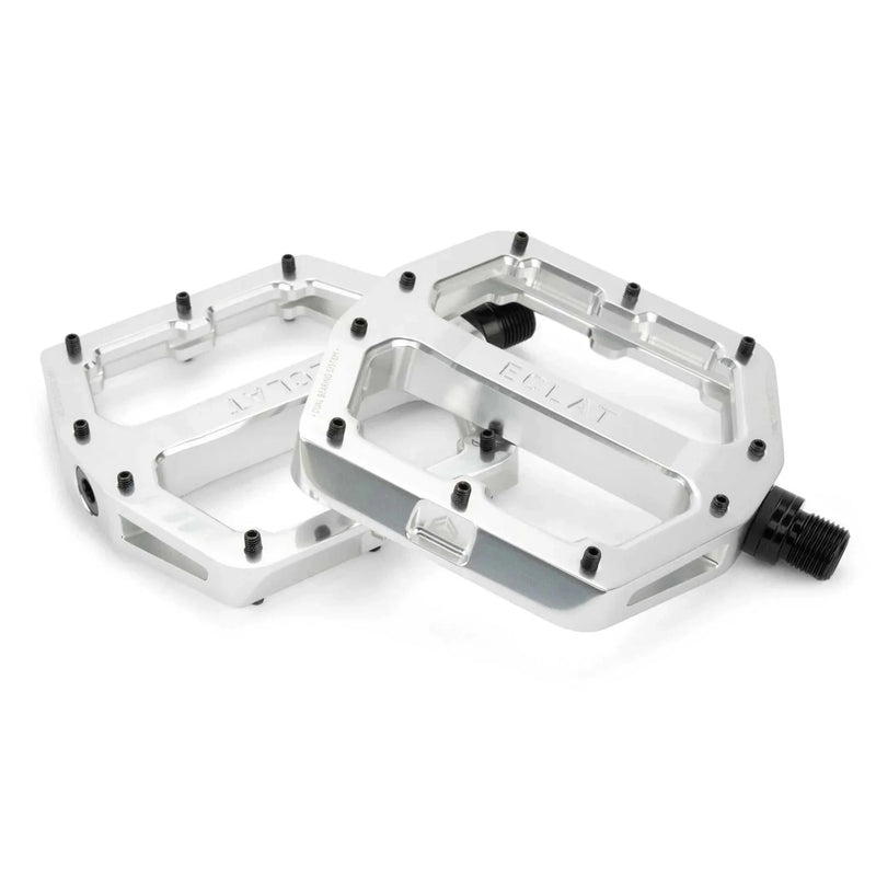 ÉCLAT SURGE XL Pedal set in polished silver alloy with black replaceable pins and chromoly spindle