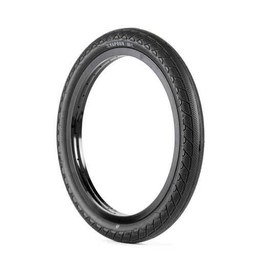 Éclat Vapour Tire with aggressive tread and durable sidewall protection.