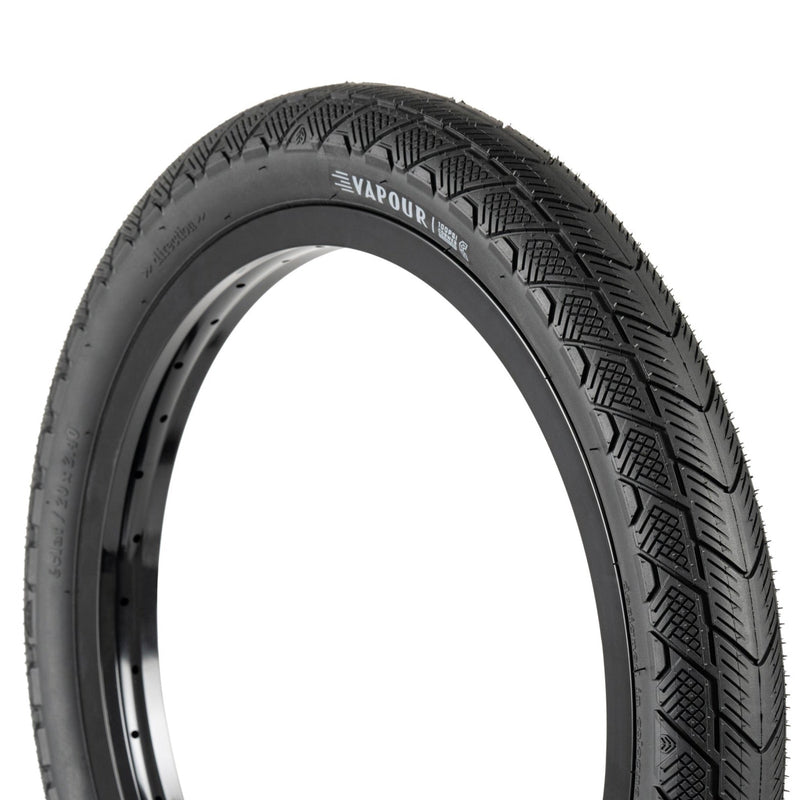 ÉCLAT VAPOUR TIRE with durable Cobweb technology, black, ideal for trails and bowls, fast-rolling grip, 2.4" width.