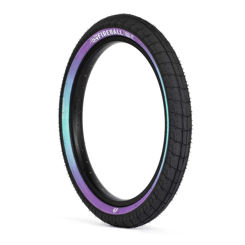 ÉCLAT FIREBALL TIRE with grind-friendly tread and Pangolin sidewall for street riding.