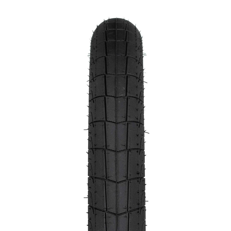 ÉCLAT FIREBALL TIRE with grind-friendly tread, Pangolin sidewall, and Cobweb layer for enhanced durability and traction.