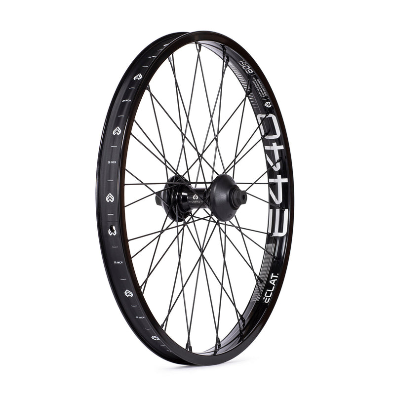 ÉCLAT E440/Cortex front wheel, 36h with 6061-T6 alloy rim, stainless steel spokes, nylon hub guards.