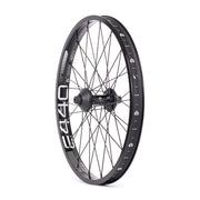 ÉCLAT E440/SEISMIC front wheel with 36h alloy rim and Seismic hub.