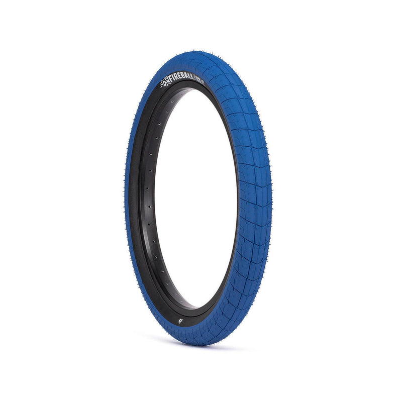 ÉCLAT FIREBALL TIRE, blue street bike tire with grind-resistant tread pattern and reinforced sidewall.