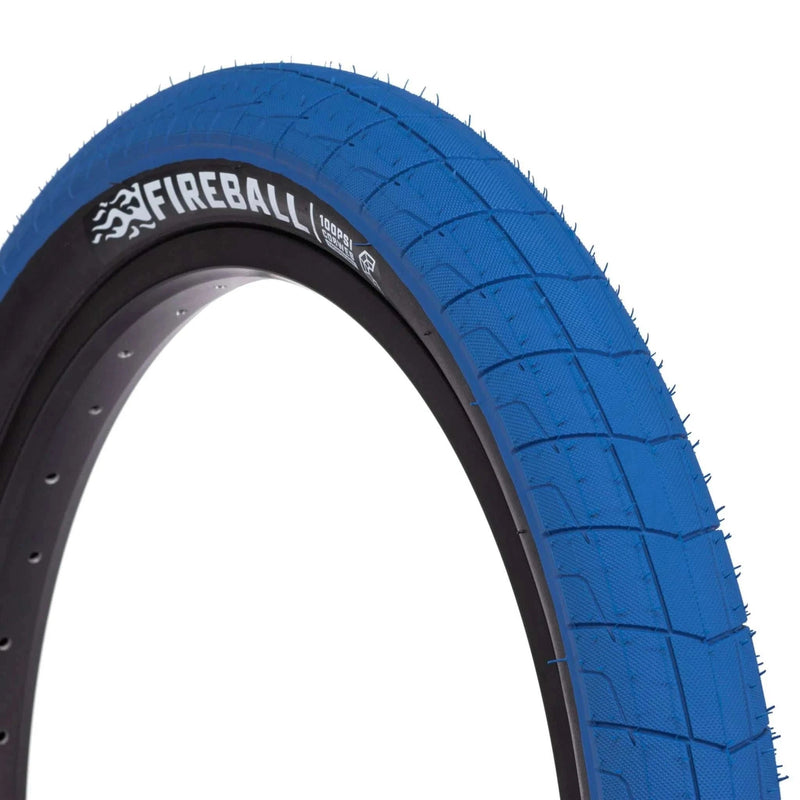 ÉCLAT FIREBALL TIRE with blue tread and reinforced sidewalls for street riding.