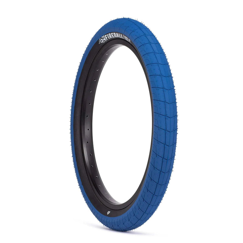 ÉCLAT FIREBALL TIRE, super-wide street tire with grind-resistant tread, Pangolin sidewall, in blue.