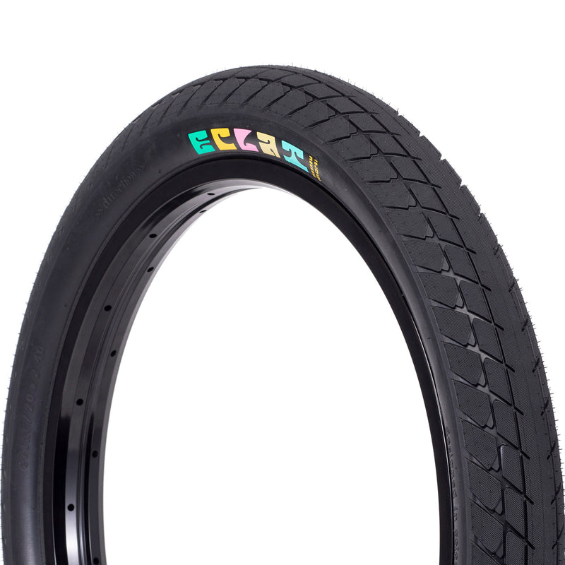 ÉCLAT MORROW TIRE with grippy tread, Cobweb anti-puncture casing, and Pangolin sidewall protection.