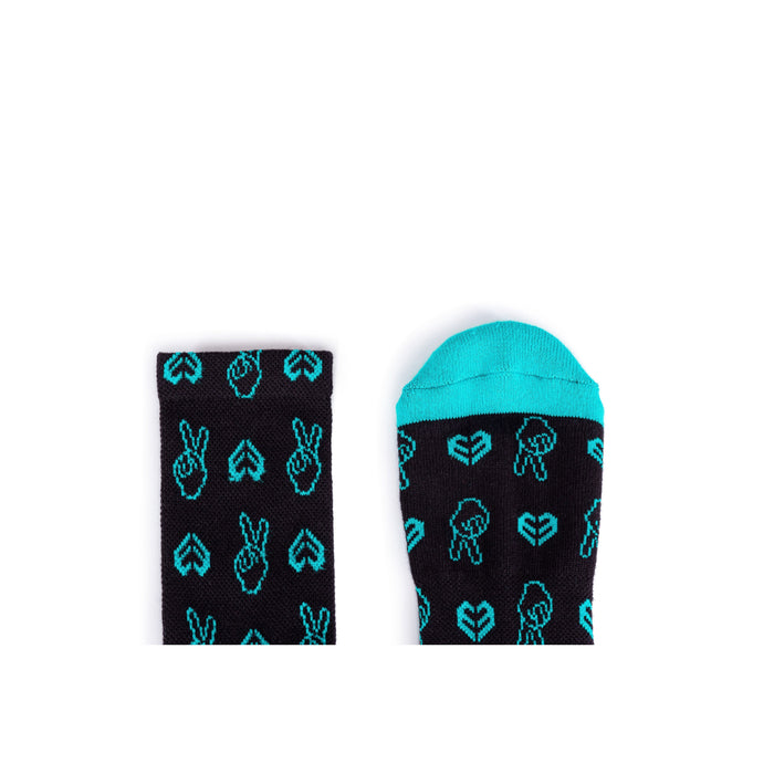 ÉCLAT PEACE SOCKS in black and blue with peace symbols, made from combed cotton.
