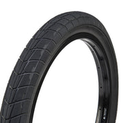ÉCLAT Predator Tire with reinforced sidewalls and grippy tread for optimal street riding.