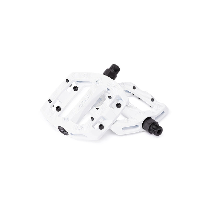 ÉCLAT SLASH ALLOY PEDAL in white with replaceable pins and crmo spindle.