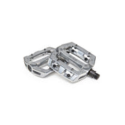 ÉCLAT Slash Alloy Pedal with replaceable pins and lightweight design.
