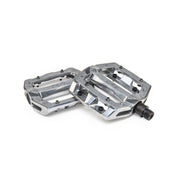 ÉCLAT Slash Alloy Pedal with replaceable crmo spindle and pins, slim lightweight design.