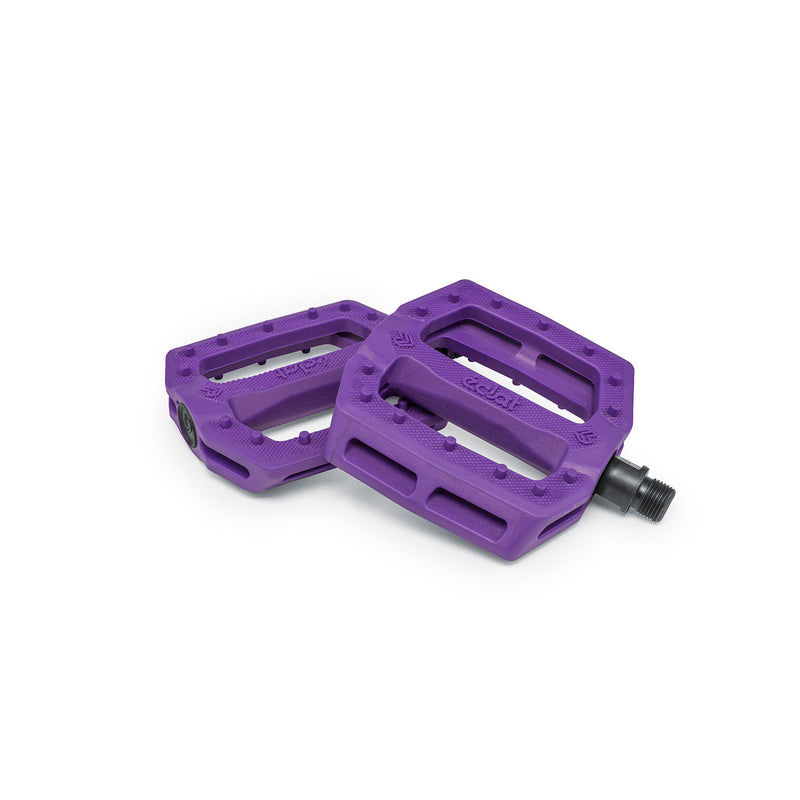ÉCLAT SLASH PEDAL in purple, featuring a lightweight nylon/fibreglass design with a knurled top surface and crmo spindle.