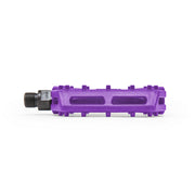 ÉCLAT SLASH PEDAL in purple with knurled top surface and crmo spindle.