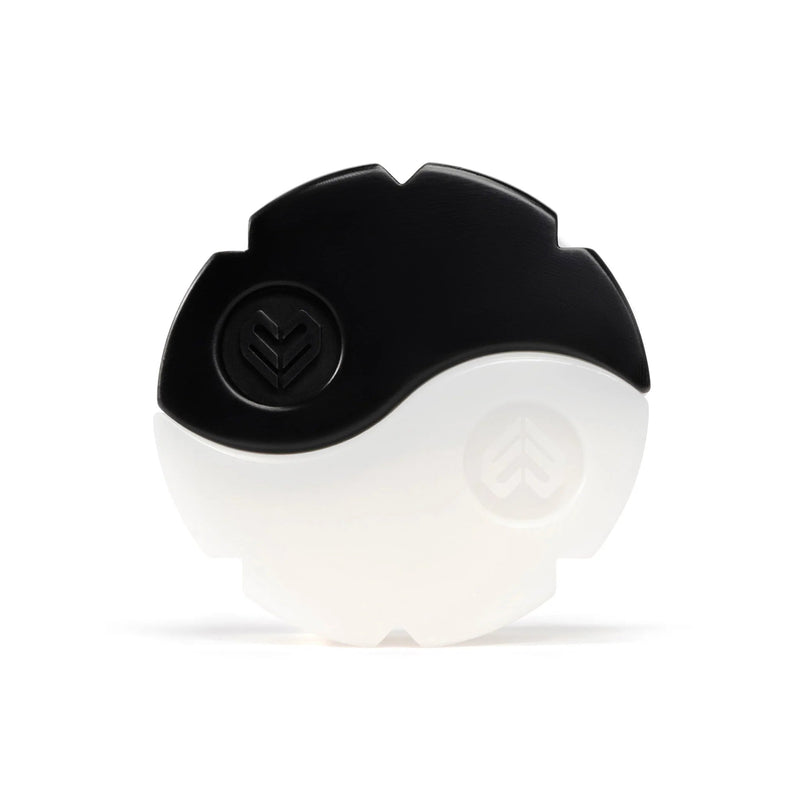 ÉCLAT ZEN WAX ergonomic dual compound wax for ledges and rails.