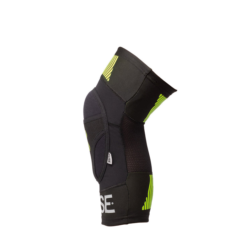 FUSE OMEGA KNEE PAD in black and yellow, featuring breathable Lycra, SAS-TEC insert, and strapless design for optimal protection and comfort.