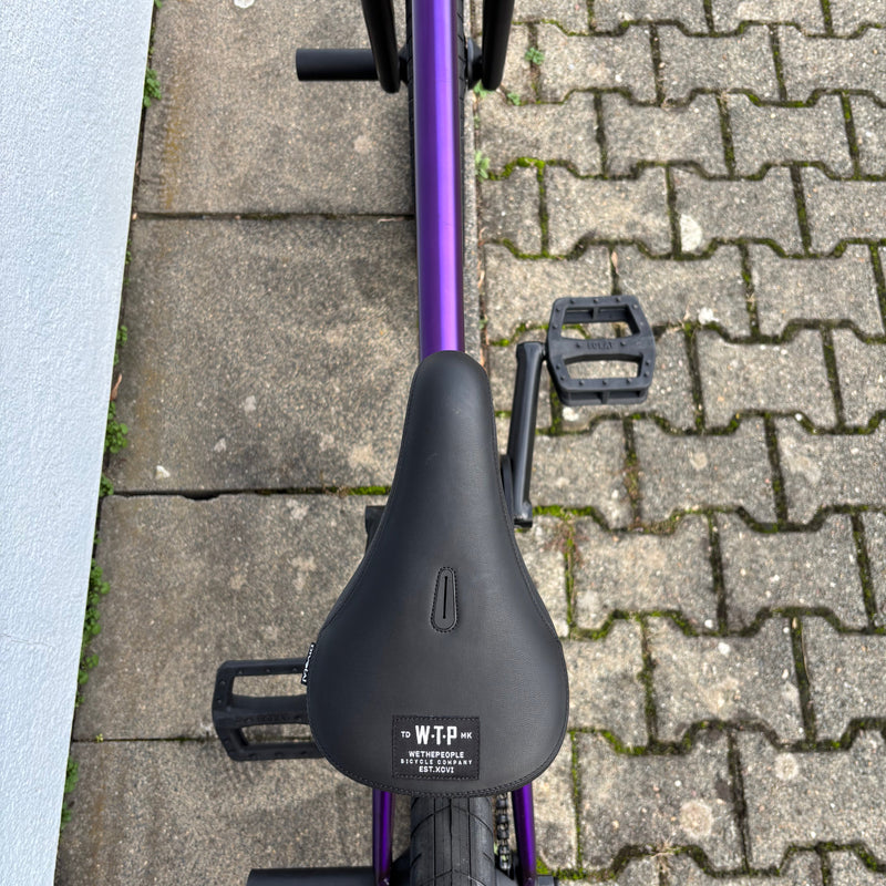 WETHEPEOPLE TRUST FC DISPLAY MODEL