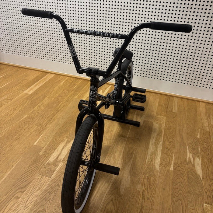 WETHEPEOPLE BATTLESHIP /DISPLAY MODEL