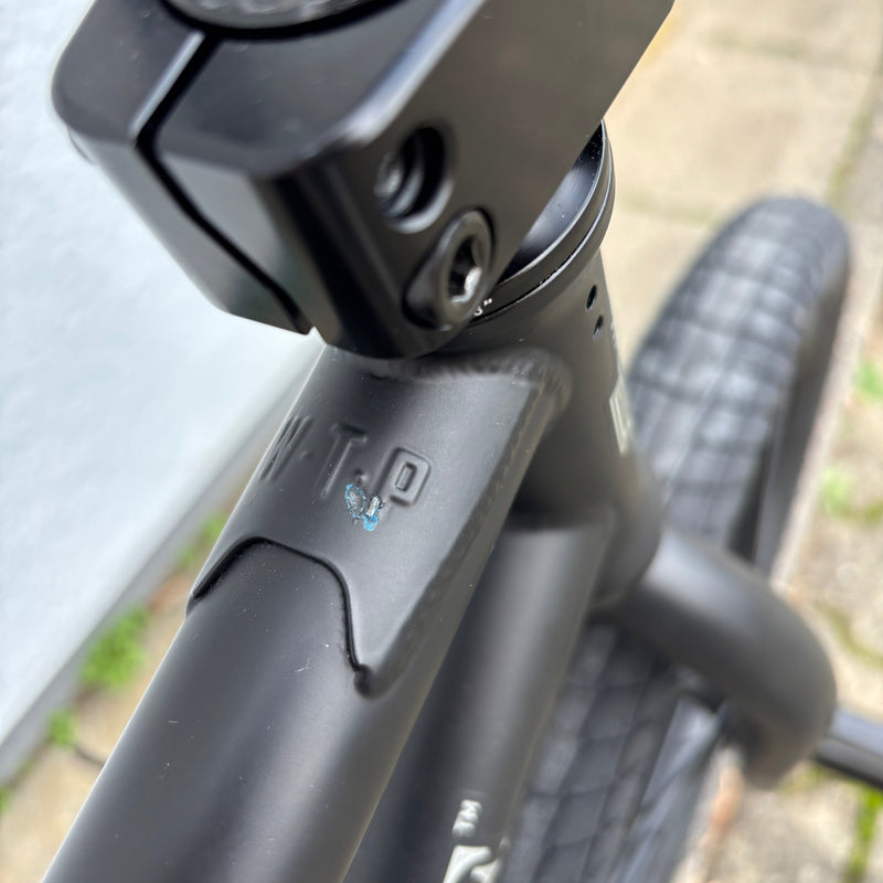 WETHEPEOPLE REVOLVER DISPLAY MODEL BIKE