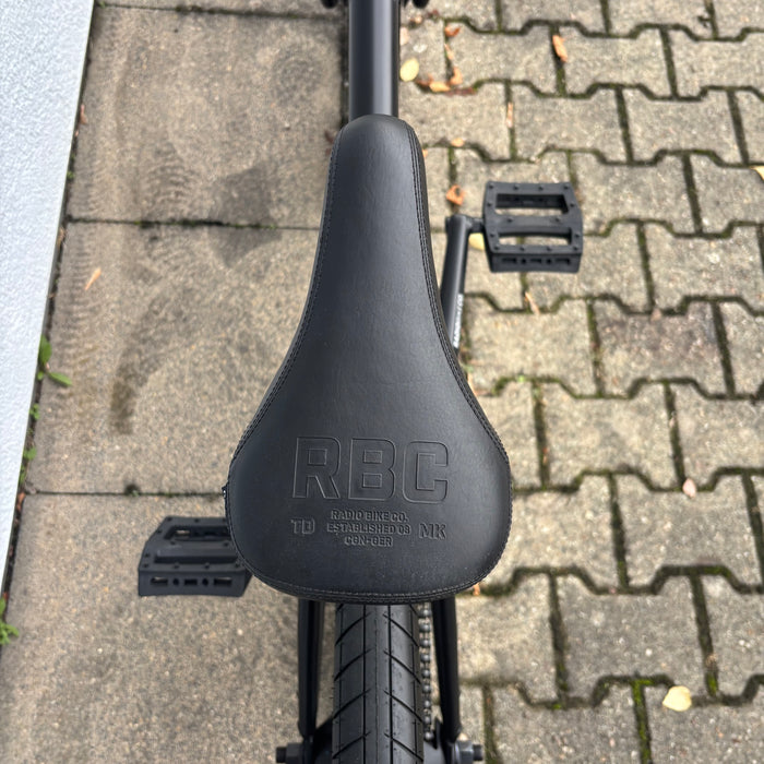 RADIO COMRAD  /DISPLAY MODEL