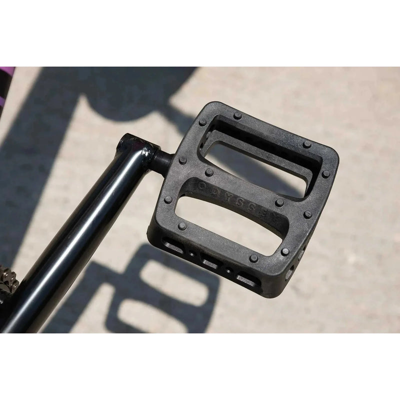 Close-up of black plastic pedal on Sunday Street Sweeper BMX bike crank arm