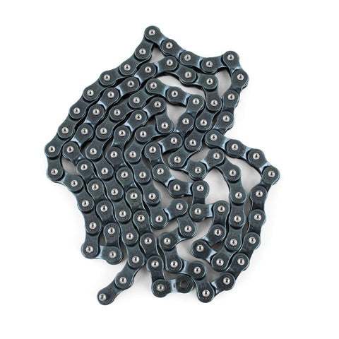 MISSION HALF-LINK CHAIN Teflon-coated bicycle chain with 100 links for precise length adjustment and compatibility with 8t drivers and above.