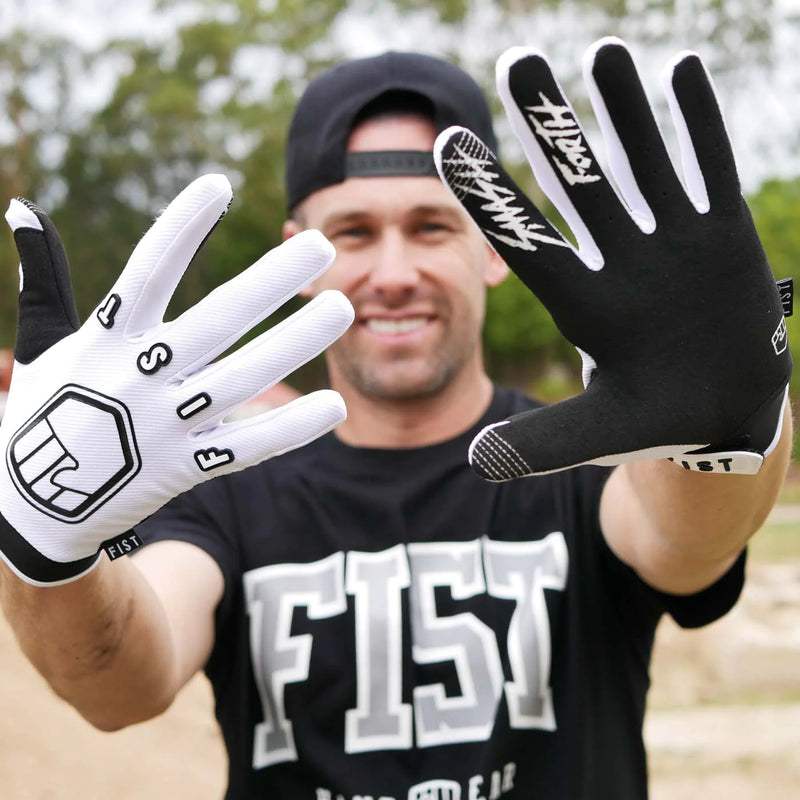 FIST PANDA STOCKER GLOVES