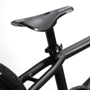 Close-up of RADIO RACELINE QUARTZ PRO black sleek bike seat and frame detail
