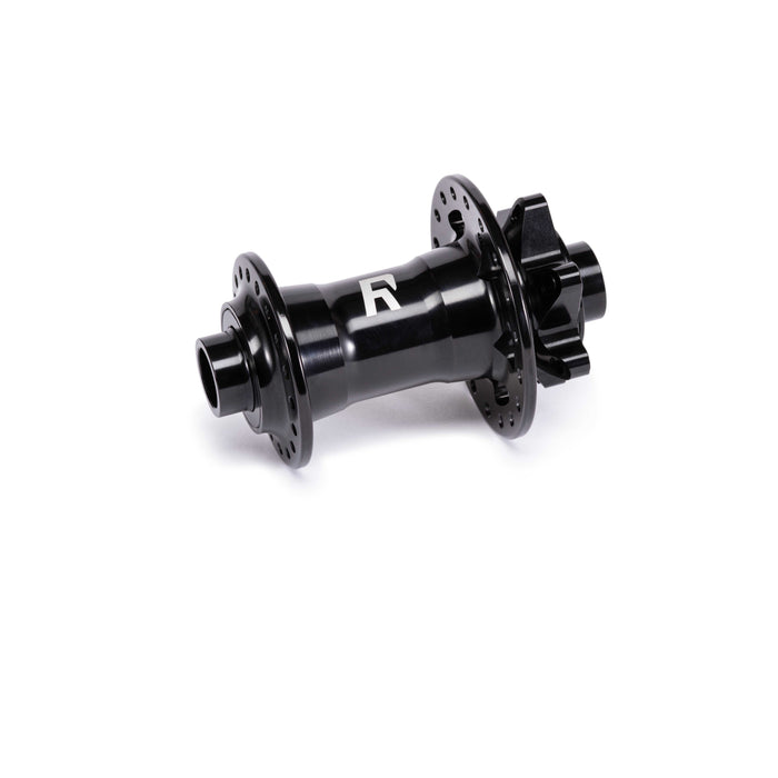 Black Radio Sonar MTB front hub with 6-bolt disc mount and thru-axle design for mountain bikes