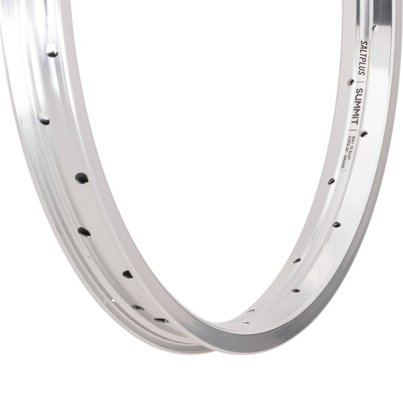 SALTPLUS SUMMIT RIM in silver polished finish, designed for wider 2.40"+ tires, featuring durable double wall and thick sidewalls, available in 18" and 20" sizes.