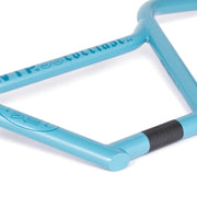 WETHEPEOPLE EVERLAST BAR blue BMX handlebar with kinked crosstube design and durable 4130 crmo tubing