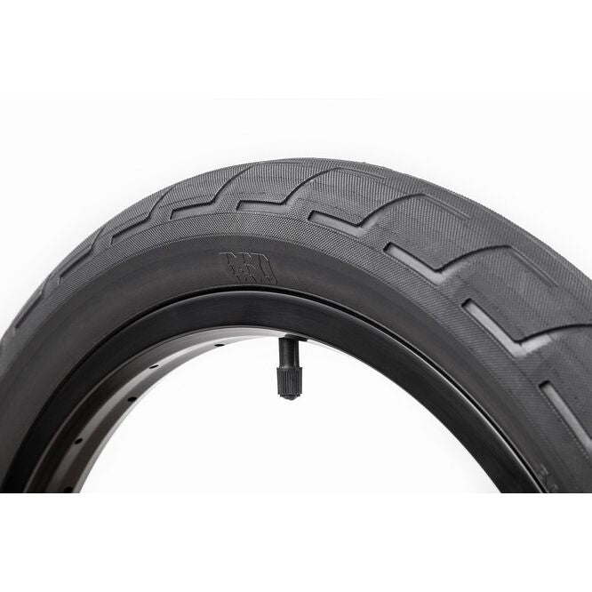 BSD DONNASTREET TIRE