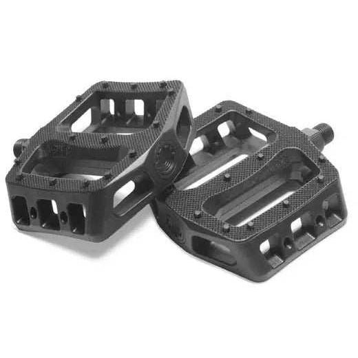 Dakota Roche signature pedal with nylon fiberglass body, heat-treated 4130 CrMo spindle, knurled surface, and 14 large hexagon molded pins for maximum grip