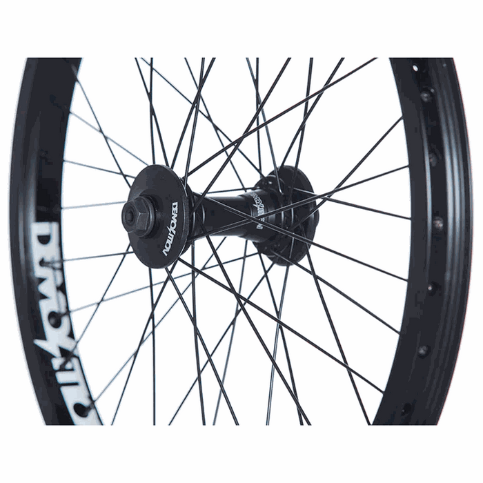 Demolition Whistler Frontwheel with black double-walled pinned rim and 36 spokes, featuring Whistler front hub and sealed bearings.