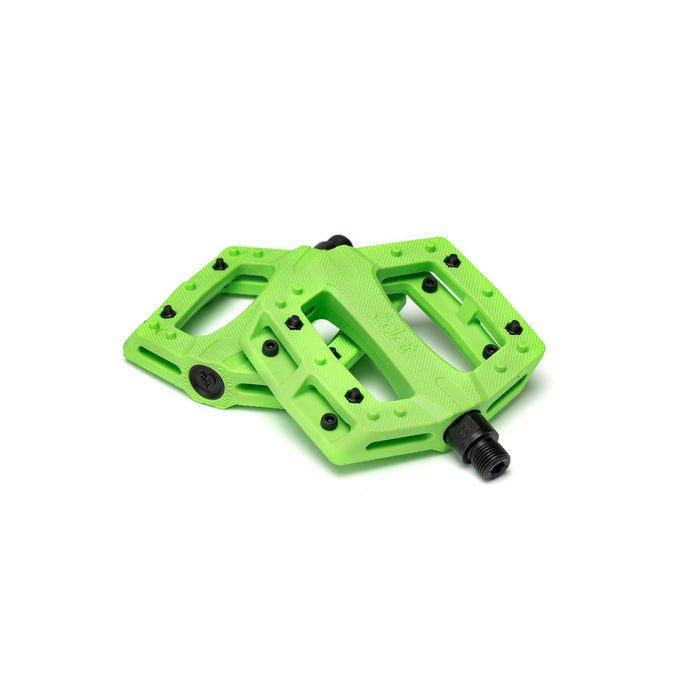 ÉCLAT CONTRA PEDAL, green nylon/fibreglass material, slim lightweight design with knurled surface and replaceable pins.