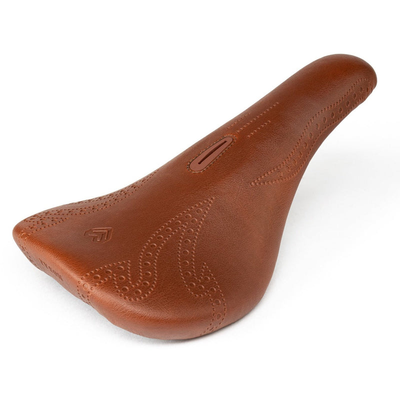 ÉCLAT EXILE X TYSON PIVOTAL SEAT in Tyson Brown, ergonomic design with a strong Pivotal base.