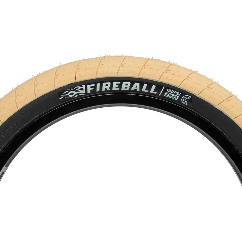 ÉCLAT FIREBALL TIRE with grind-friendly tread and puncture-resistant technology.
