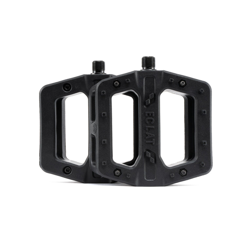 ÉCLAT JUGGERNAUT PEDAL in black with large platform and grip-enhancing steel pins, designed for street performance and durability.