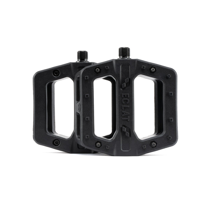 ÉCLAT JUGGERNAUT PEDAL in black with large platform and grip-enhancing steel pins, designed for street performance and durability.