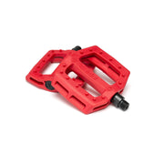 ÉCLAT SLASH PEDAL in bright red, featuring knurled top surface and slim lightweight design.