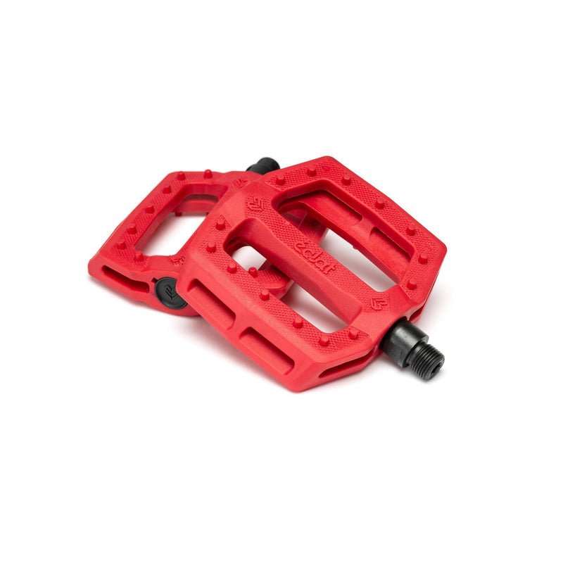 ÉCLAT SLASH PEDAL in bright red, featuring knurled top surface and slim lightweight design.