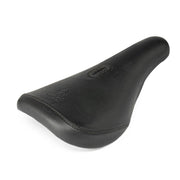 ÉCLAT OZ SEAT, black pivotal bike seat, minimalist design, polypropylene base.