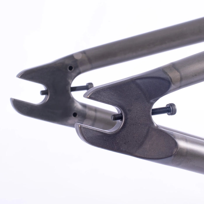 CULT HAWK FRAME 18'' R/990 MOUNTS