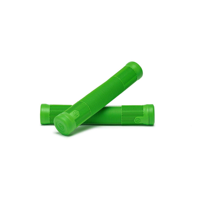 Thin, soft SALT EX GRIPS in neon green, flangeless design with 154mm length and 28mm diameter.