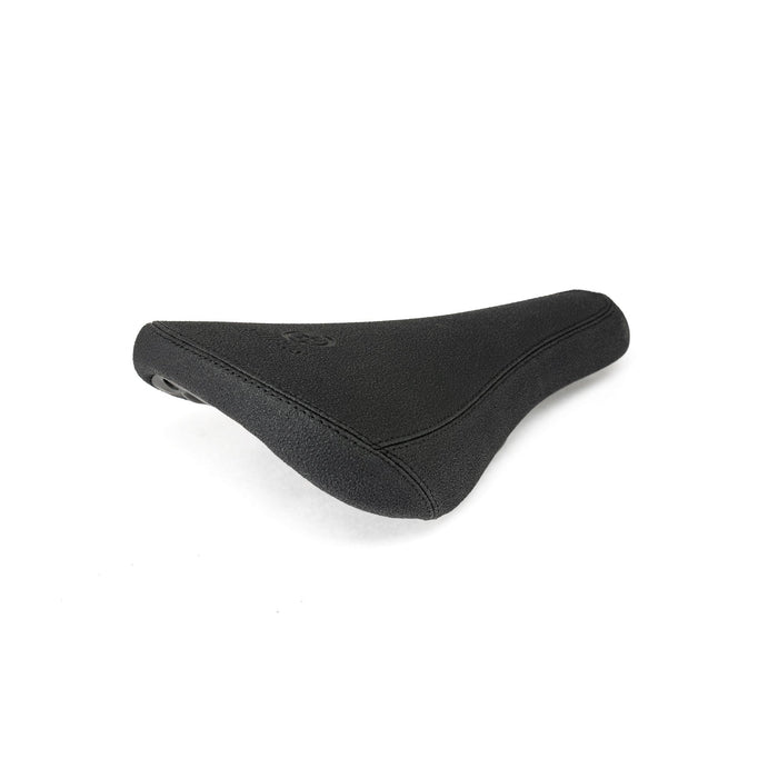 SALTPLUS RAIL SEAT in black with embossed top cover and 8mm steel rails.