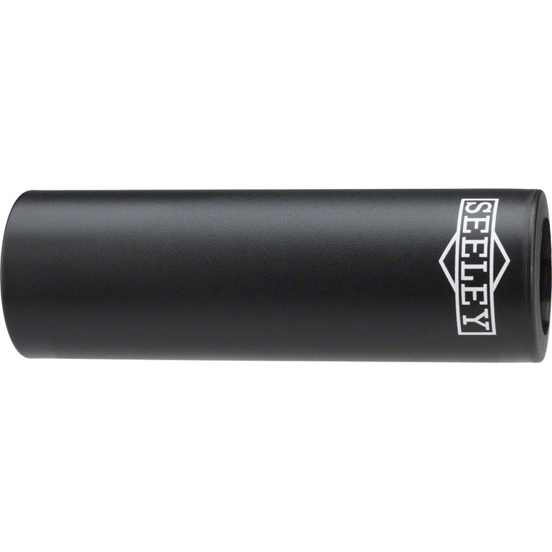 SUNDAY SEELEY PC SLEEVE